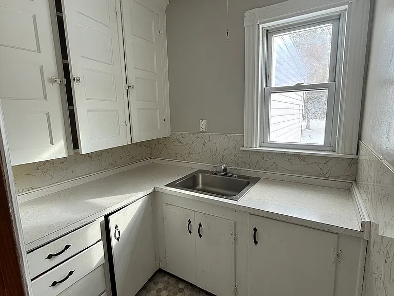 598 Sullivan St #3 — Photo 3