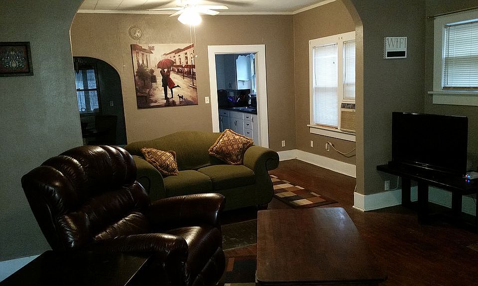 1st image of 206 N Palm St