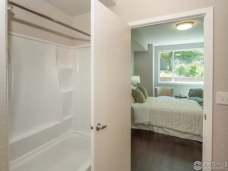 Large Private Master Full Bathroom