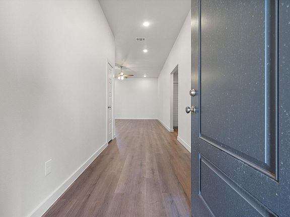 2nd image of 1323 N Chicago Ave
