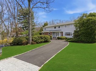 7 Seward Dr, Dix Hills, NY 11746