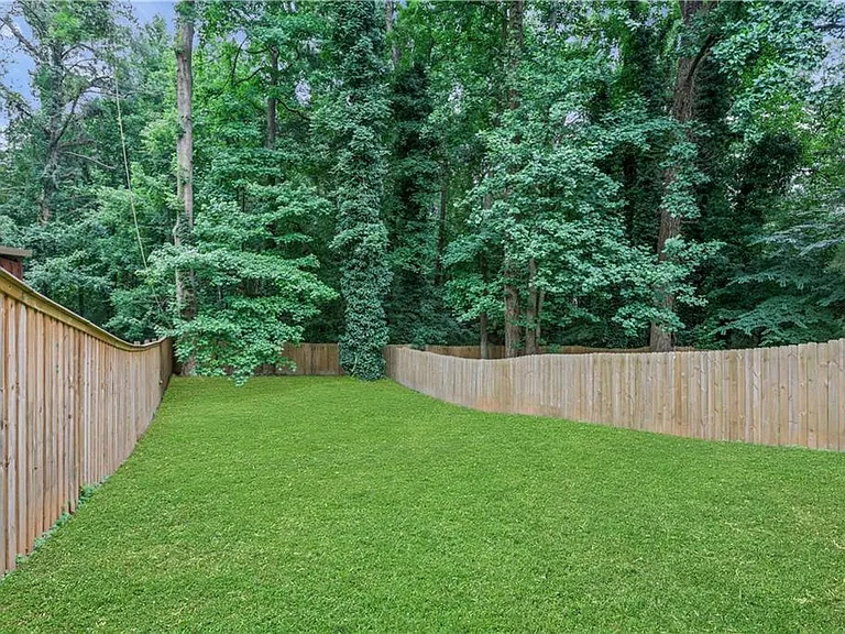 1982 Rena Cir SW — Photo 33
