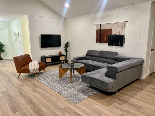 1704 Foxfire Dr, Round Rock, TX 78681