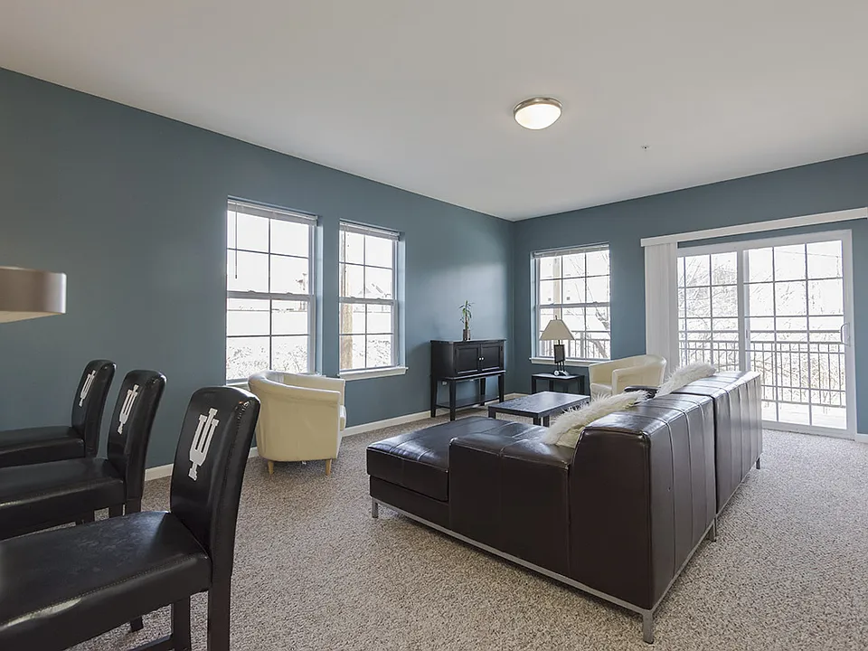 East Bay I Apartments