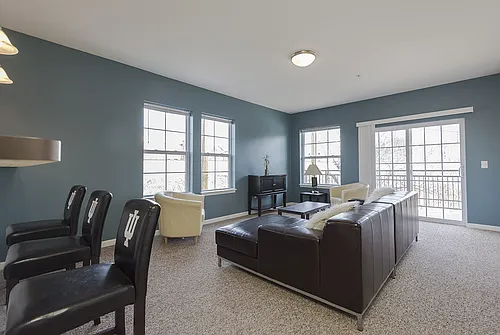 East Bay I Apartments Photo 1