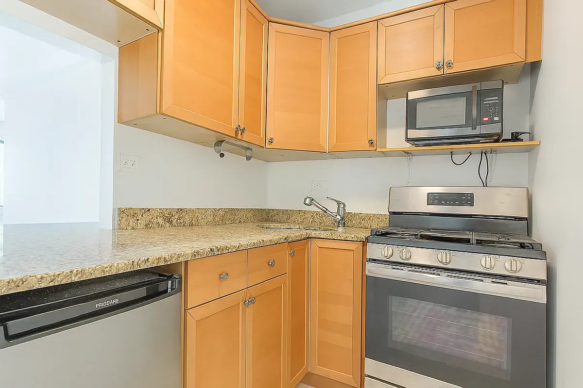 240 East 55th Street — Photo 4