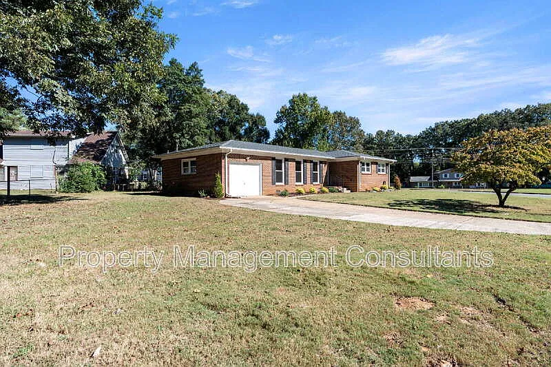 3 bed, 2.0 bath, 1407 sqft, $1,450 — Photo 3
