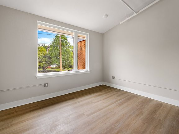 5th image of 310 W 31st St #111