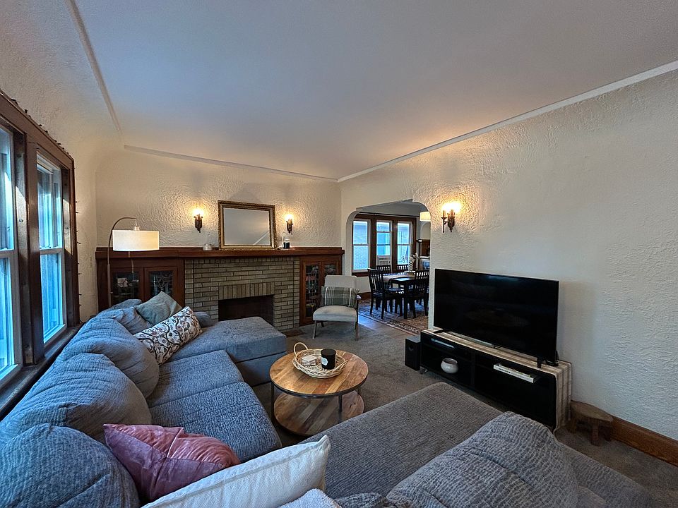 1st image of 2021 E Marion St Unit 2019