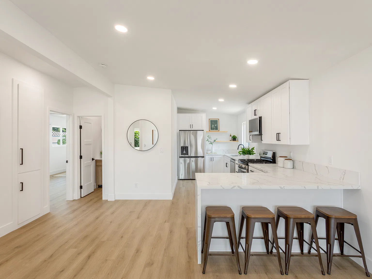 820 Iris Ave — Photo 3