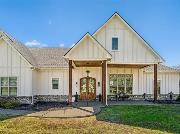 6035 Feathers Chapel Dr, Somerville, TN 38068