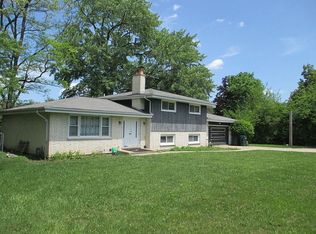 2960 Keystone Rd, Northbrook, IL 60062