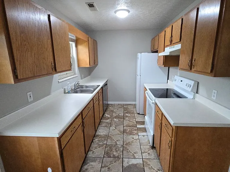 434 Hillside Dr — Photo 11