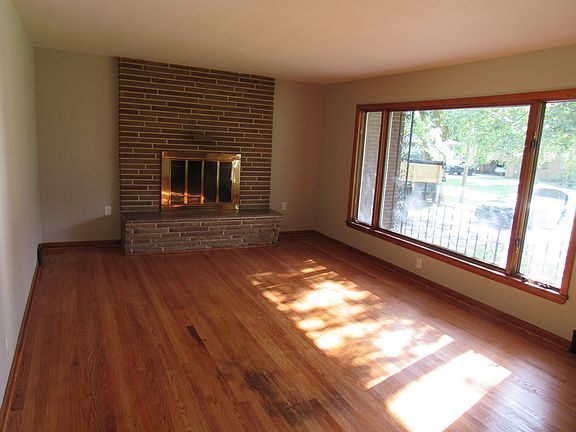 3rd image of 432 Vinewood Ave