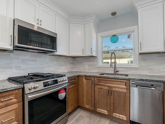 3rd image of 43 Shore Ave