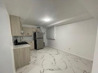 61-11 165th St #B, Fresh Meadows, NY 11365
