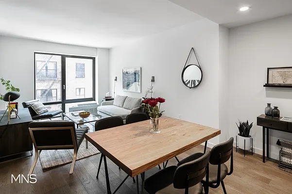 Rented by MNS Marketing | media 25