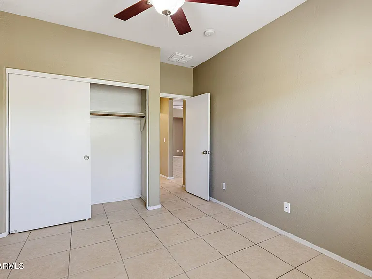 12910 W Corrine Dr — Photo 11