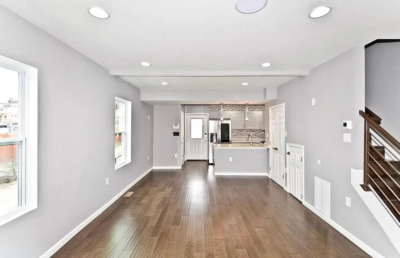 Spacious 3BR Deanwood Home with Garage, Speaker System & Outdoor Space — Photo 4