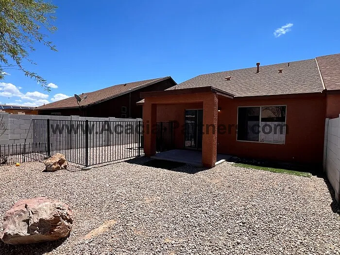 2145 E Calle Gran Desierto — Photo 14