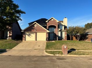 225 W Glen Meadow Dr, Glenn Heights, TX 75154