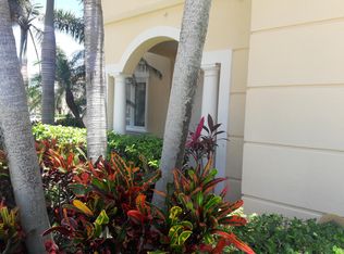 37 Harbour Isle Dr #101, Fort Pierce, FL 34949