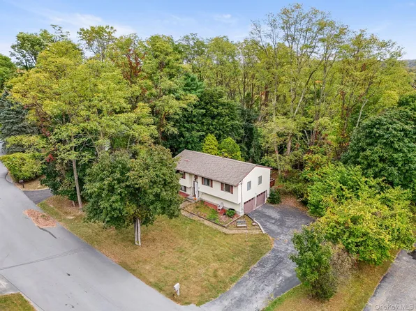 4 Verven Road, Poughkeepsie, NY 12603