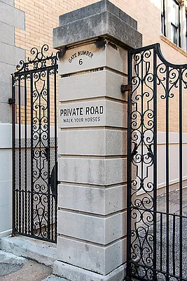 Rented by Perry Associates NYC Inc | media 22