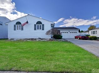 13 Robinhood Dr, Parlin, NJ 08859