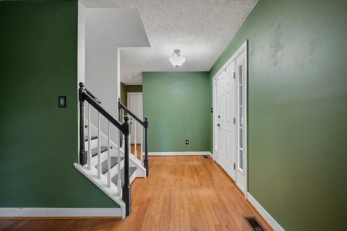 316 Abbey Ct — Photo 12