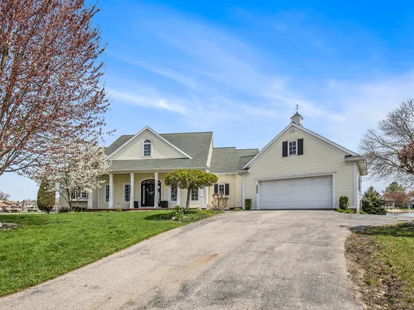 3883 Shorewood Ct SW, Grandville, MI 49418