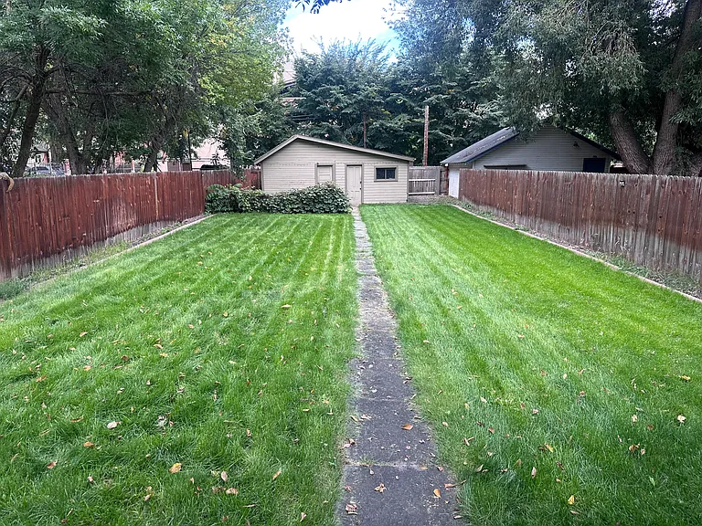 214 S Sherwood St — Photo 2