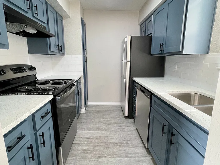 Bayou Park Apartments — Photo 3