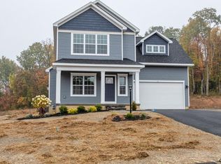 38 Wyatts Cir, Rensselaer, NY 12144