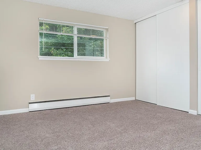 616 N Anderson St — Photo 48