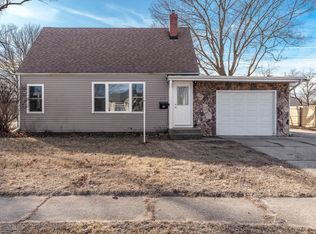 717 Renrose Ave, Loves Park, IL 61111