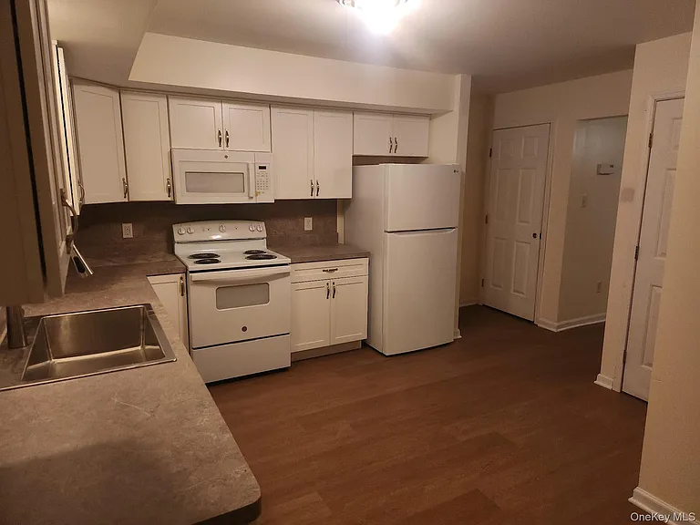 698 South St #1 — Photo 4