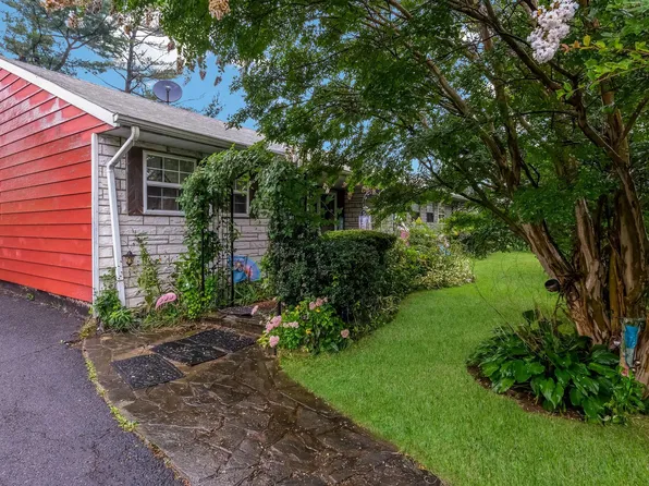 4375 Concord Dr, Feasterville Trevose, PA 19053
