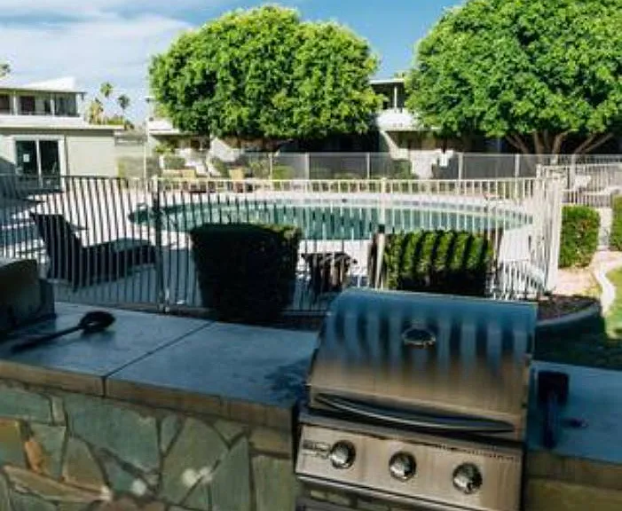 1702 W Tuckey Ln #201 — Photo 4