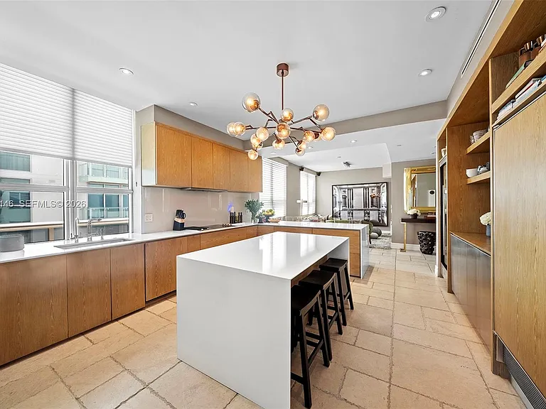 5801 Collins Ave #Penthouse 1600 — Photo 26