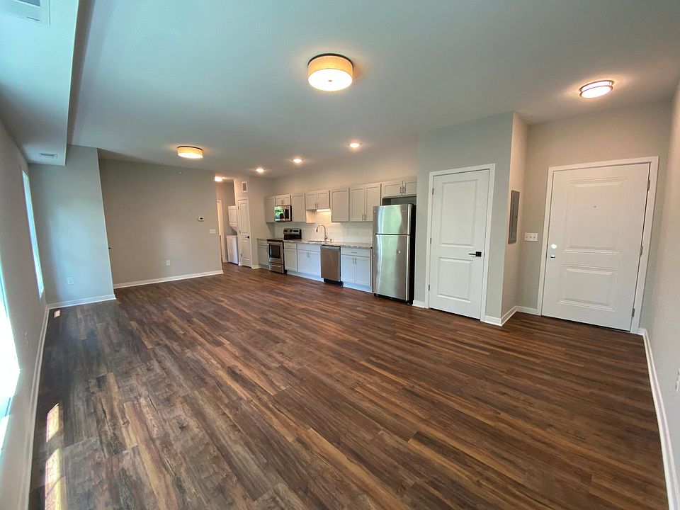 1st image of 2222 Stewart Ave #6