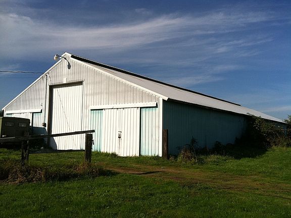 4th image of 3501 208th St E