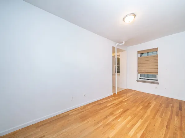 327 Edgecombe Avenue image 3 of 7