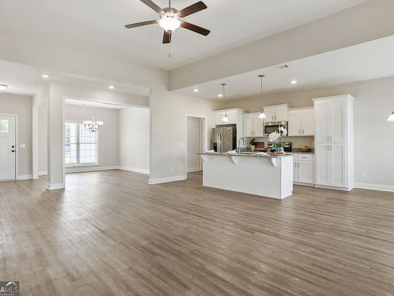 5th image of 225 Alcovy Cir