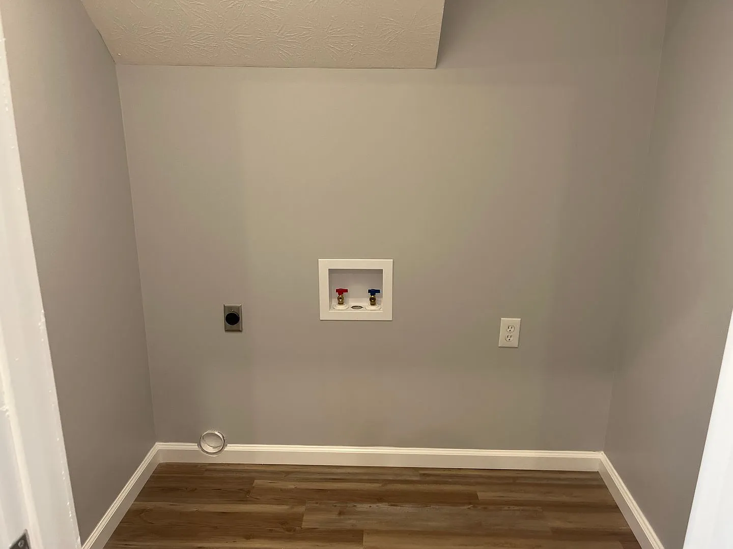 113 W College Street — Photo 4