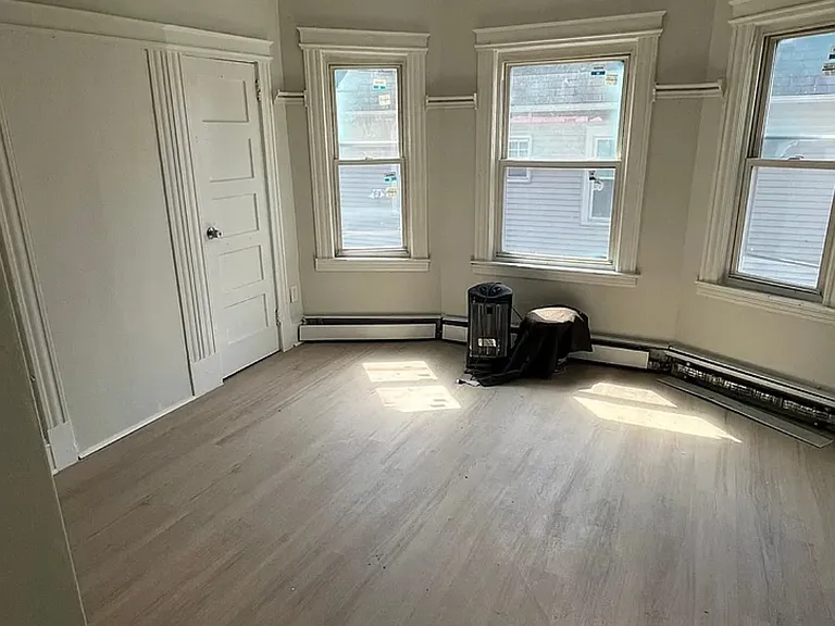 190 Brook St #3 — Photo 3