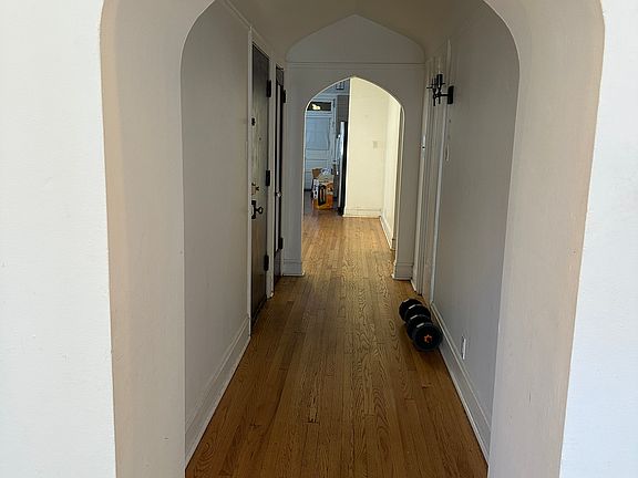 2nd image of 6226 N Francisco Ave #1