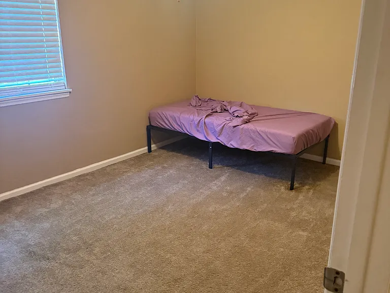 538 Claremont Ct — Photo 11