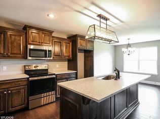 2012 Lake Dr, Smithville, MO 64089