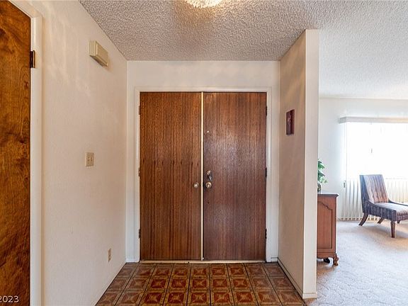 3rd image of 311 E Kimberly Dr